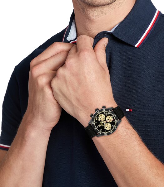 Horloge TOMMY HILFIGER TH85 CARBON Heren 1792182 Analoog Behuizing MINERAAL Zwart Bracelette Silicone Zwart Etanchéiteiten 5BAR