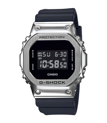Montre CASIO G-SHOCK Homme GM-5600U-1ER Digital Cadran Minéral Noir Bracelet Résine Fermeture réglable Etanchéité 20 ATM
